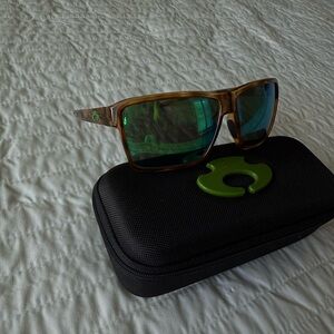 Men’s Blue Otter Watauga 
Like new